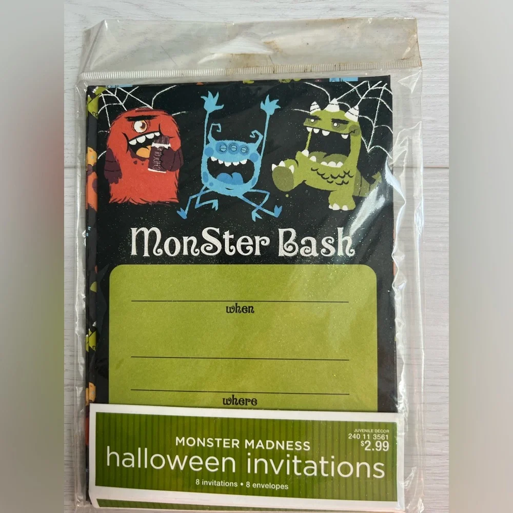 Boo & Co. Halloween Party invites (36 total) Size: 5x7 New in package.